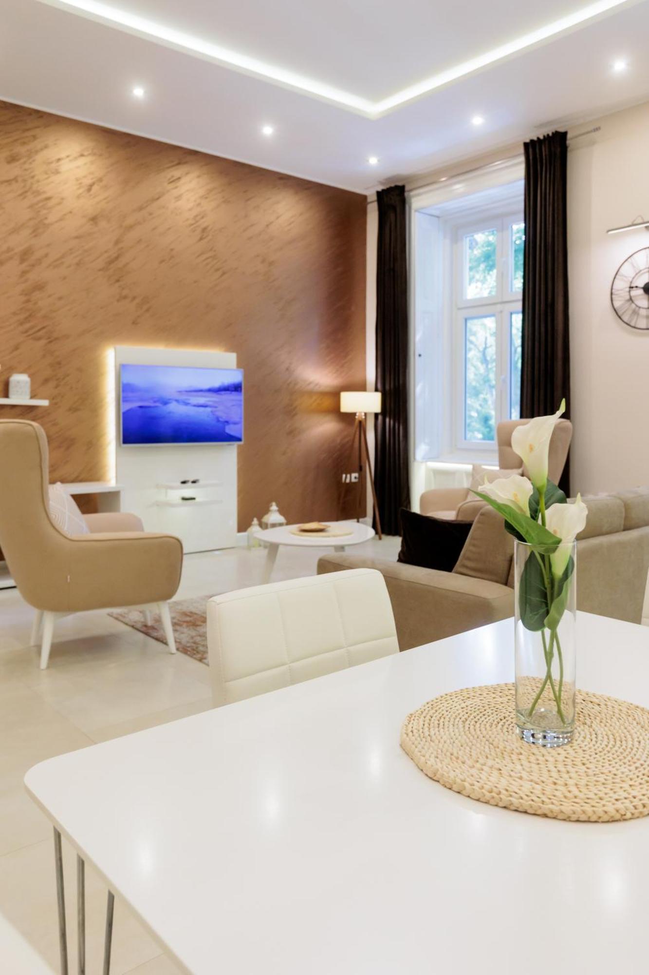 Apartman Mirakul Суботица Екстериор снимка